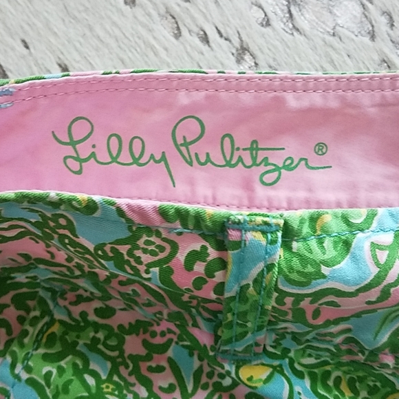 Lilly Pulitzer Callahan Chomp Chomp Shorts 5" - Picture 3 of 8